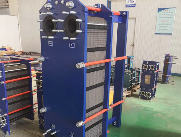 板式換熱器現(xiàn)場(chǎng)實(shí)拍圖 板式換熱器現(xiàn)場(chǎng)實(shí)拍圖